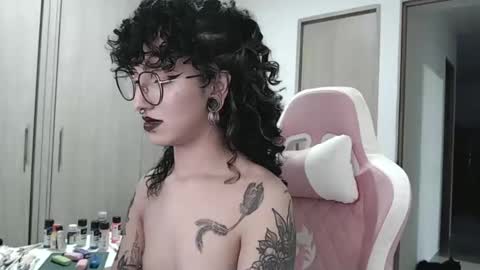 Snapshot of hell_666_xxx chatting on February 2025 11:02:01 PM cher online show from February 2025 11:02:01 PM