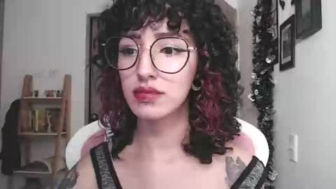 Snapshot of hell_666_xxx chatting on February 2025 02:21:01 AM cher online show from February 2025 02:21:01 AM