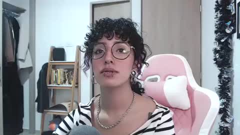 Snapshot of hell_666_xxx chatting on February 2025 10:31:02 PM cher online show from February 2025 10:31:02 PM