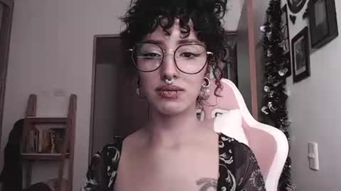 Snapshot of hell_666_xxx chatting on February 2025 01:37:01 AM cher online show from February 2025 01:37:01 AM