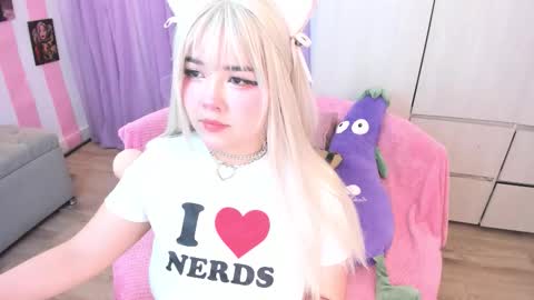 Snapshot of hell_fairy chatting on October 2025 05:27:01 AM Laura online show from October 2025 05:27:01 AM