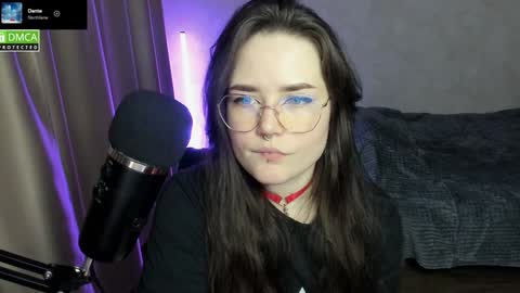 Snapshot of hell_hotline chatting on December 2024 08:47:01 PM Red online show from December 2024 08:47:01 PM