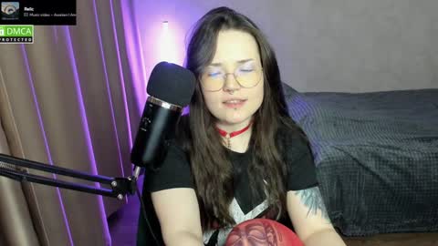 Snapshot of hell_hotline chatting on December 2024 06:22:02 PM Red online show from December 2024 06:22:02 PM