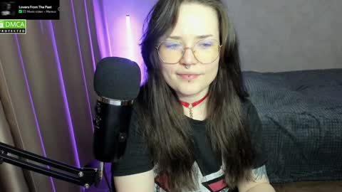 Snapshot of hell_hotline chatting on December 2024 09:26:02 PM Red online show from December 2024 09:26:02 PM