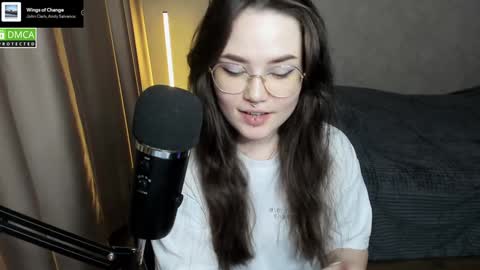 Snapshot of hell_hotline chatting on January 2025 06:49:01 PM Red online show from January 2025 06:49:01 PM