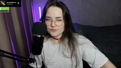 Snapshot of hell_hotline chatting on January 2025 09:28:01 PM Red online show from January 2025 09:28:01 PM