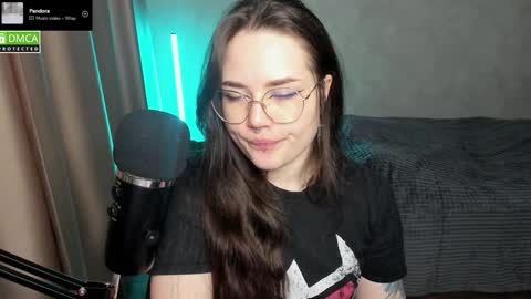 Snapshot of hell_hotline chatting on January 2025 07:28:02 PM Red online show from January 2025 07:28:02 PM