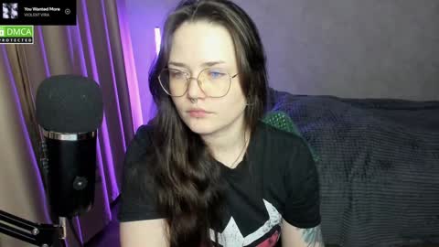 Snapshot of hell_hotline chatting on January 2025 06:57:01 PM Red online show from January 2025 06:57:01 PM