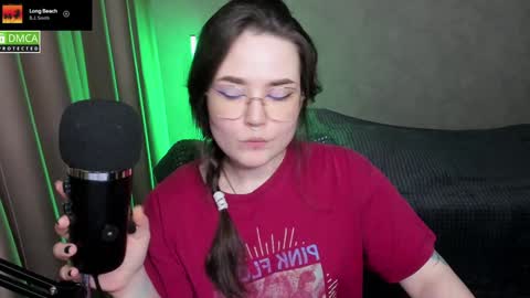 Snapshot of hell_hotline chatting on January 2025 06:07:01 PM Red online show from January 2025 06:07:01 PM