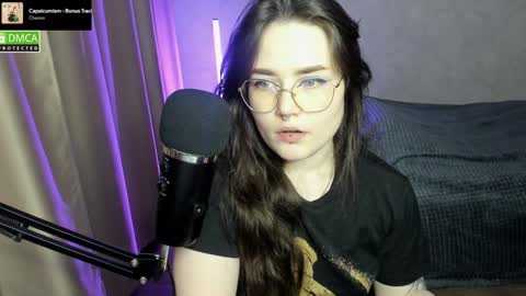 Snapshot of hell_hotline chatting on February 2025 06:53:01 PM Red online show from February 2025 06:53:01 PM