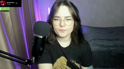 Snapshot of hell_hotline chatting on February 2025 09:56:01 PM Red online show from February 2025 09:56:01 PM