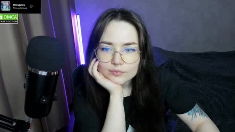 Snapshot of hell_hotline chatting on February 2025 05:58:02 PM Red online show from February 2025 05:58:02 PM