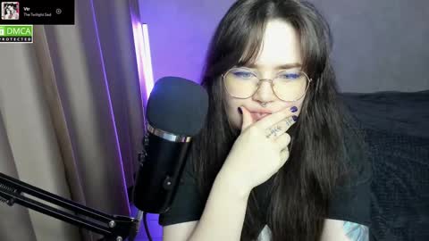 Snapshot of hell_hotline chatting on February 2025 09:01:01 PM Red online show from February 2025 09:01:01 PM