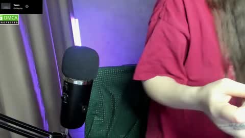 Snapshot of hell_hotline chatting on February 2025 06:40:01 PM Red online show from February 2025 06:40:01 PM