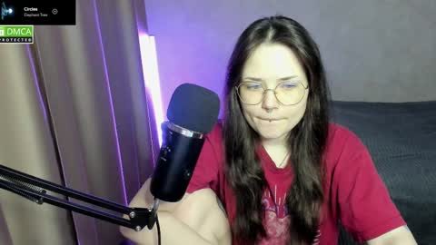 Snapshot of hell_hotline chatting on February 2025 06:23:02 PM Red online show from February 2025 06:23:02 PM