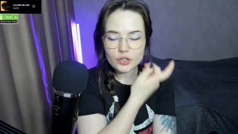 Snapshot of hell_hotline chatting on February 2025 07:09:01 PM Red online show from February 2025 07:09:01 PM