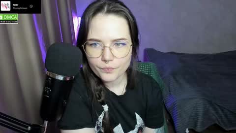 Snapshot of hell_hotline chatting on February 2025 10:14:01 PM Red online show from February 2025 10:14:01 PM