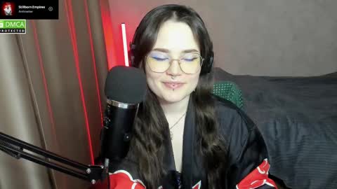 Snapshot of hell_hotline chatting on February 2025 04:36:02 PM Red online show from February 2025 04:36:02 PM