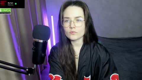 Snapshot of hell_hotline chatting on February 2025 06:11:01 PM Red online show from February 2025 06:11:01 PM