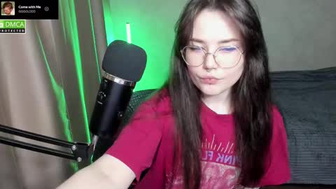 Snapshot of hell_hotline chatting on March 2025 08:32:01 PM Red online show from March 2025 08:32:01 PM