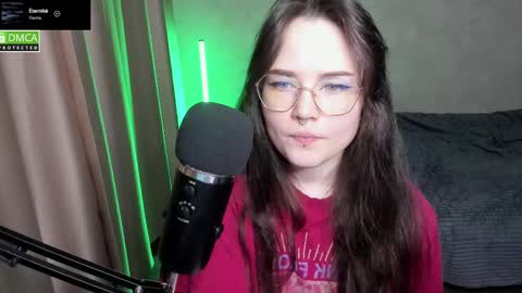 Snapshot of hell_hotline chatting on March 2025 09:09:02 PM Red online show from March 2025 09:09:02 PM