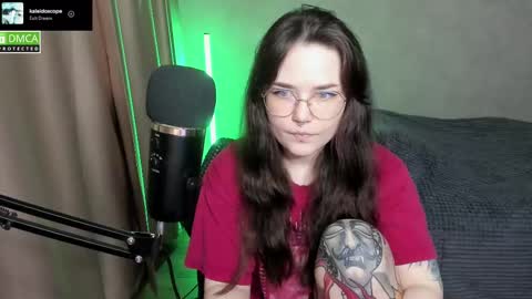 Snapshot of hell_hotline chatting on March 2025 06:52:01 PM Red online show from March 2025 06:52:01 PM