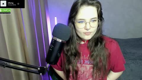 Snapshot of hell_hotline chatting on March 2025 05:17:02 PM Red online show from March 2025 05:17:02 PM