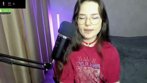 Snapshot of hell_hotline chatting on March 2025 08:20:02 PM Red online show from March 2025 08:20:02 PM