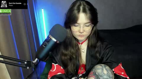 Snapshot of hell_hotline chatting on September 2025 04:53:02 PM Red online show from September 2025 04:53:02 PM