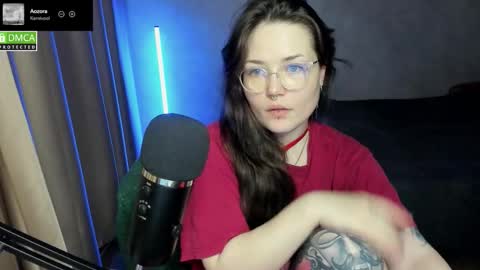 Snapshot of hell_hotline chatting on September 2025 06:44:02 PM Red online show from September 2025 06:44:02 PM