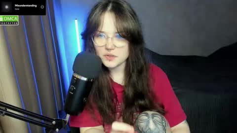 Snapshot of hell_hotline chatting on September 2025 06:44:02 PM Red online show from September 2025 06:44:02 PM