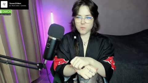 Snapshot of hell_hotline chatting on October 2025 06:19:02 PM Red online show from October 2025 06:19:02 PM