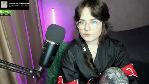 Snapshot of hell_hotline chatting on October 2025 06:31:02 PM Red online show from October 2025 06:31:02 PM