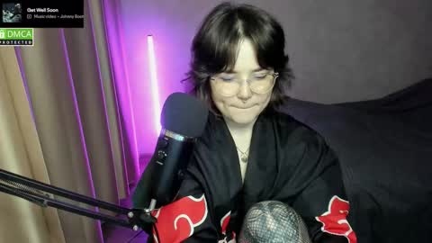 Snapshot of hell_hotline chatting on October 2025 06:42:02 PM Red online show from October 2025 06:42:02 PM