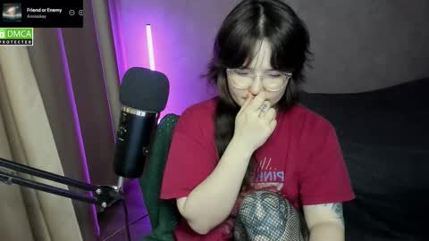 Snapshot of hell_hotline chatting on October 2025 06:59:01 PM Red online show from October 2025 06:59:01 PM