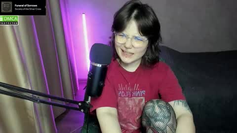 Snapshot of hell_hotline chatting on October 2025 08:36:02 PM Red online show from October 2025 08:36:02 PM