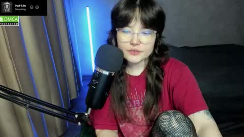 Snapshot of hell_hotline chatting on October 2025 06:53:01 PM Red online show from October 2025 06:53:01 PM