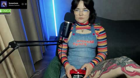 Snapshot of hell_hotline chatting on October 2025 06:42:02 PM Red online show from October 2025 06:42:02 PM