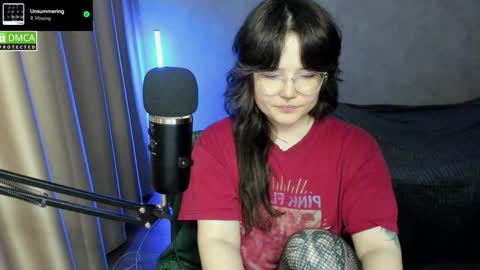 Snapshot of hell_hotline chatting on November 2025 06:41:01 PM Red online show from November 2025 06:41:01 PM