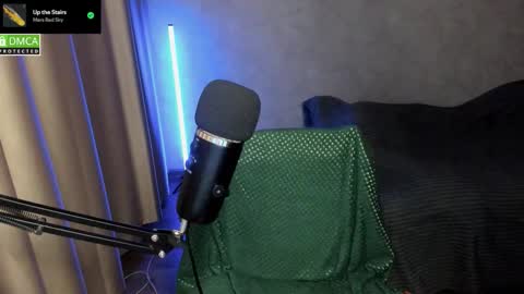 Snapshot of hell_hotline chatting on December 2025 06:58:01 PM Red online show from December 2025 06:58:01 PM