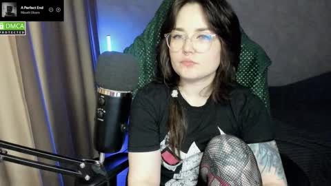 Snapshot of hell_hotline chatting on January 2026 08:51:02 PM Red online show from January 2026 08:51:02 PM