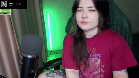 Snapshot of hell_hotline chatting on February 2026 06:47:02 PM Red online show from February 2026 06:47:02 PM