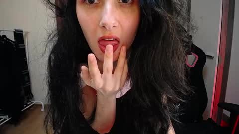 Helen online show from May 2026 09:33:01 PM