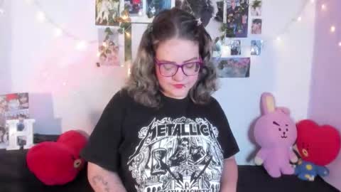 hellen online show from December 2025 05:13:01 AM