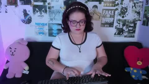 Snapshot of hellen21rose chatting on May 2026 03:57:02 AM hellen online show from May 2026 03:57:02 AM
