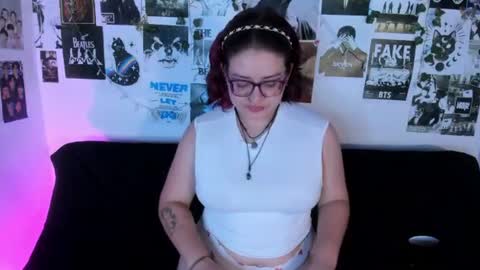 Snapshot of hellen21rose chatting on June 2026 04:43:02 AM hellen online show from June 2026 04:43:02 AM