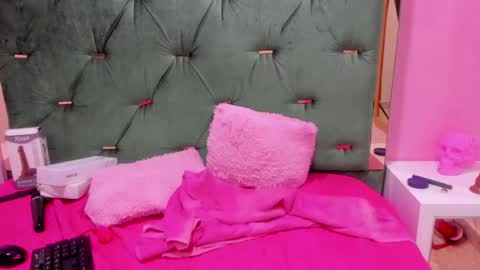 Snapshot of hellen__4master chatting on December 2024 05:11:01 PM Hellen online show from December 2024 05:11:01 PM