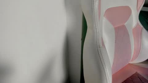 hellen__smith_ online show from January 2026 04:27:01 AM