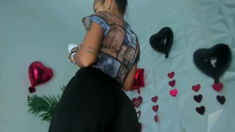 hellen     online show from May 2026 07:10:01 PM