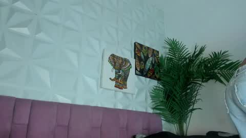 hellen     online show from May 2026 07:09:02 PM